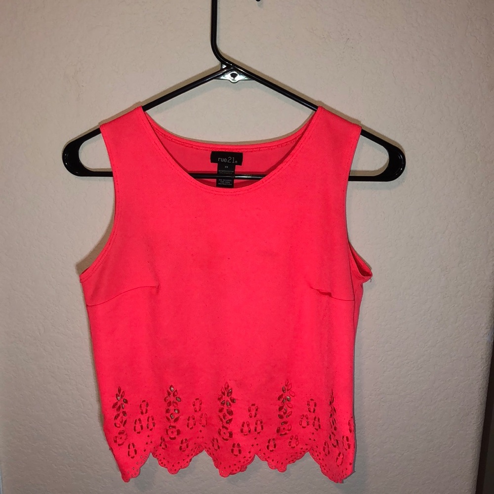 Coral tank top💖